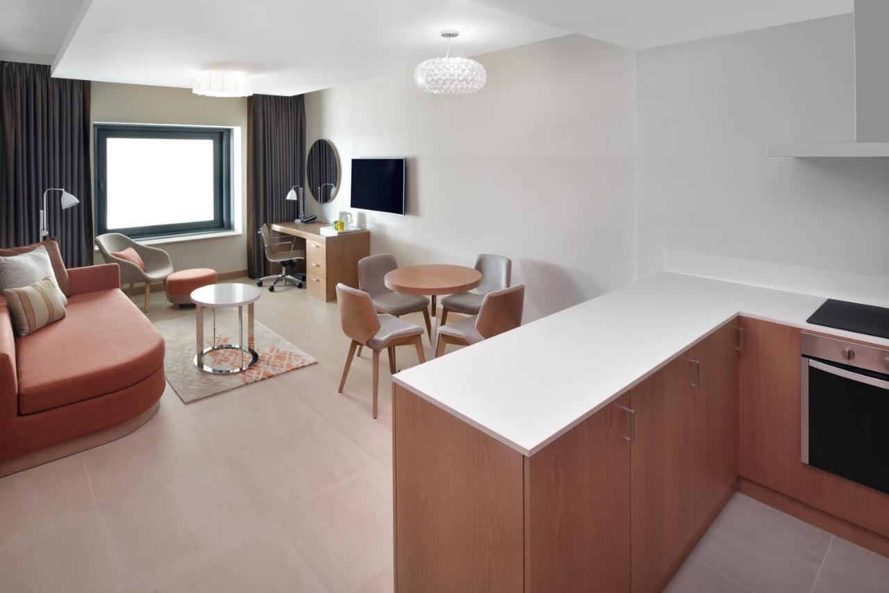 Holiday Inn & Suites Dubai Festival City