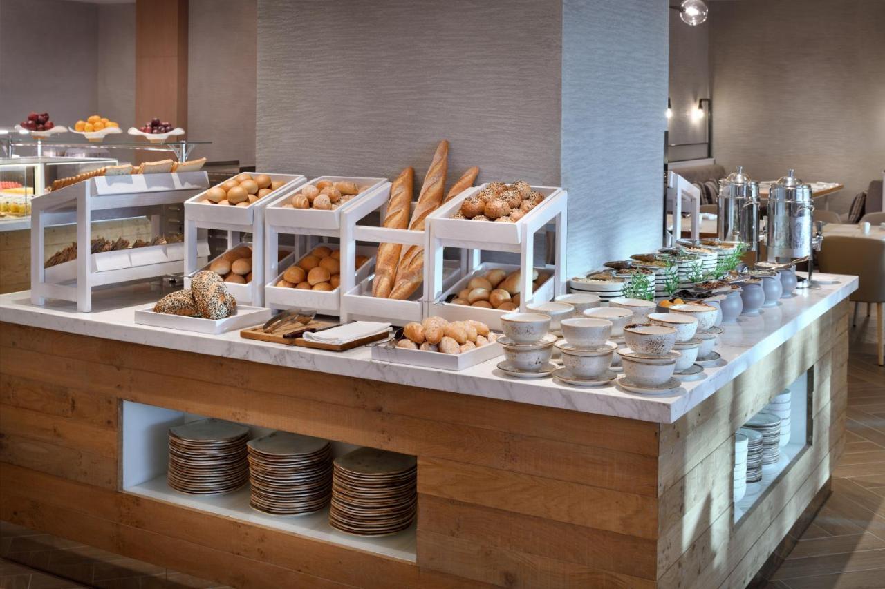 Holiday Inn & Suites Dubai Festival City