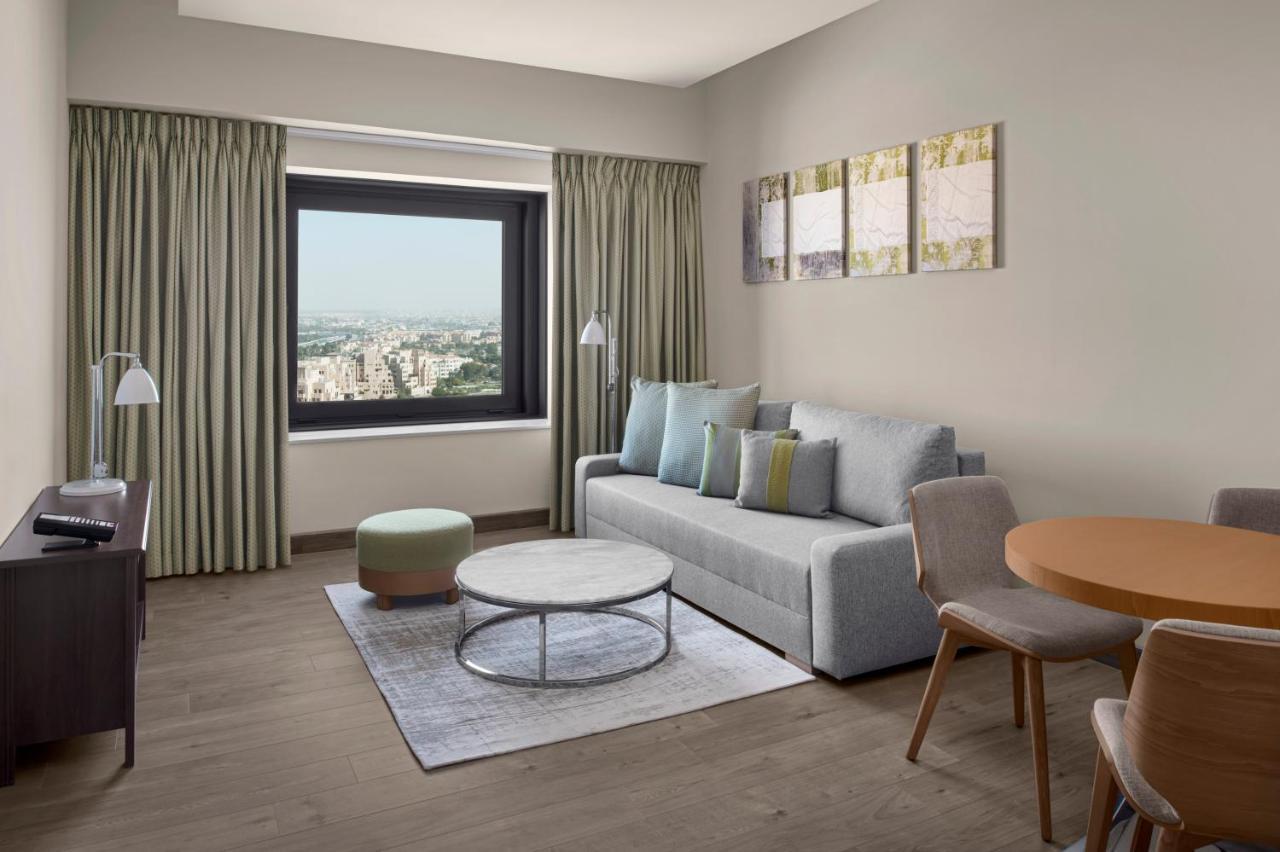 Holiday Inn & Suites Dubai Festival City
