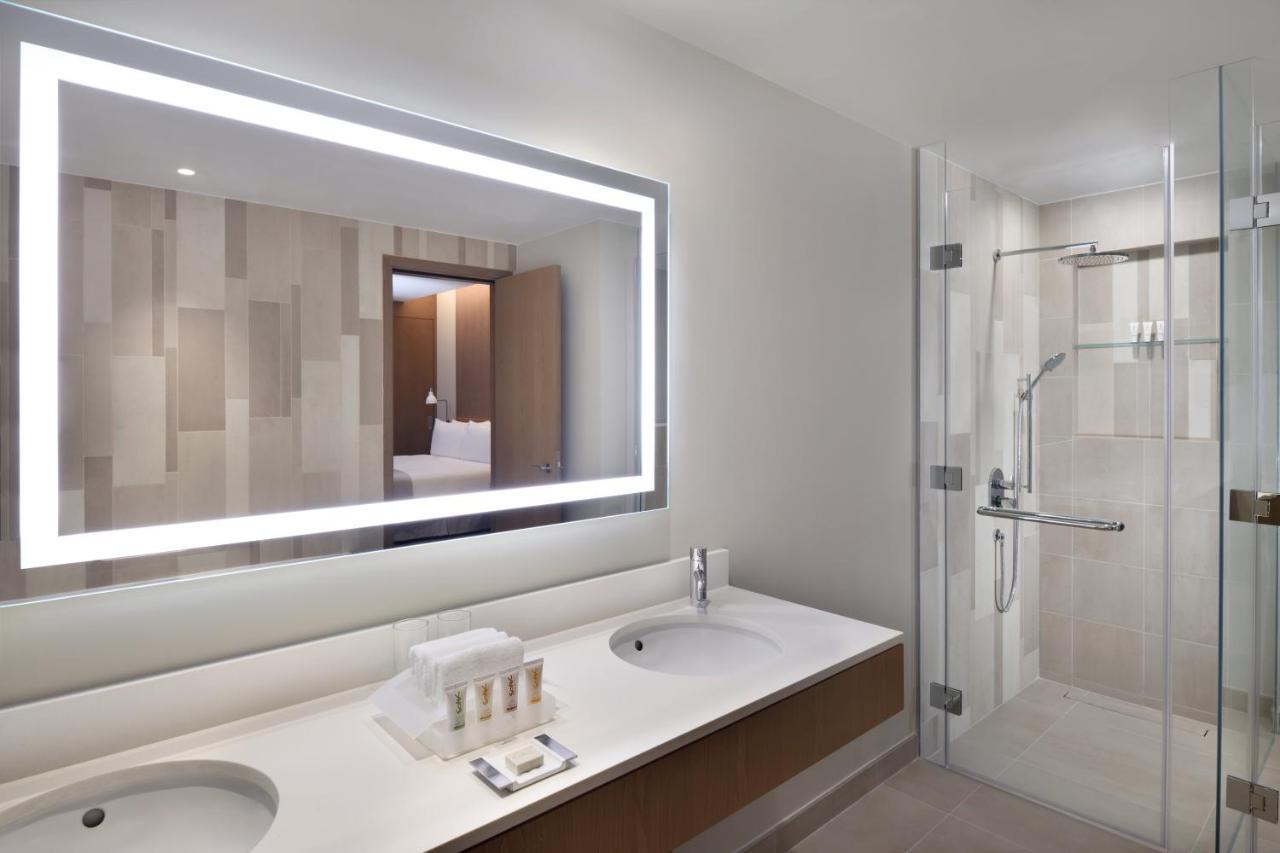Holiday Inn & Suites Dubai Festival City