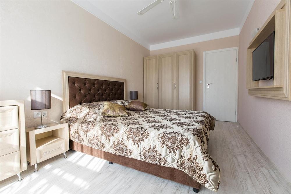 Harmony Suites 2 & 3