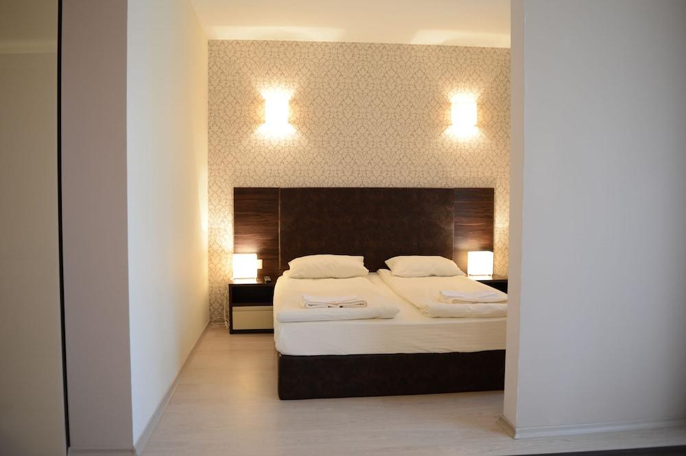 Harmony Suites 2 & 3