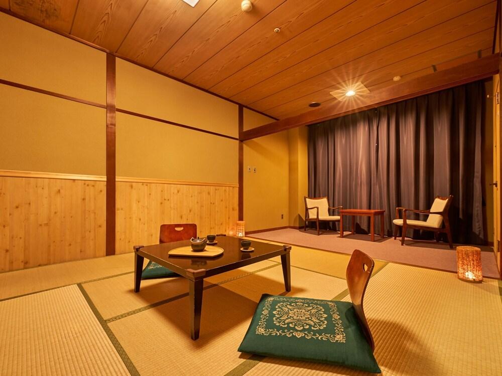 Ooedo Onsen Monogatari Awazu Grand Hotel em Ishikawa-region