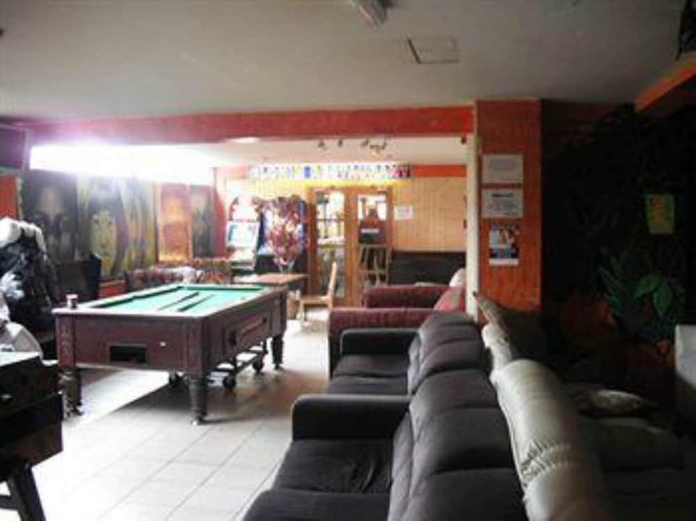 Kensal Green Backpackers