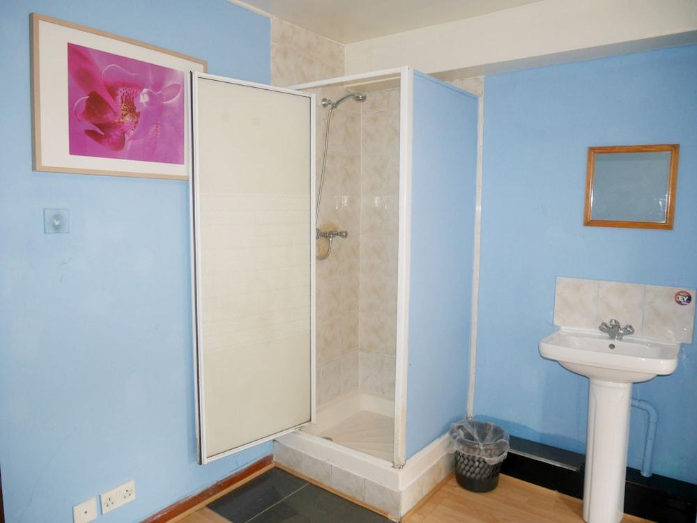 Kensal Green Backpackers