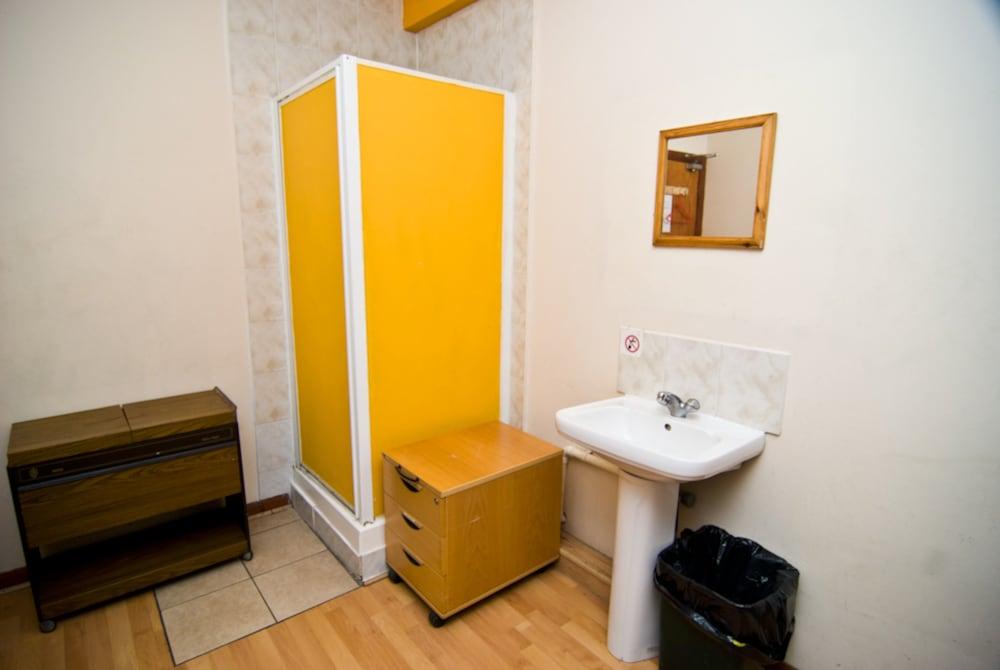 Kensal Green Backpackers