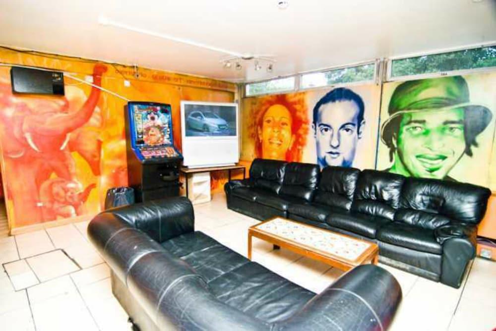 Kensal Green Backpackers