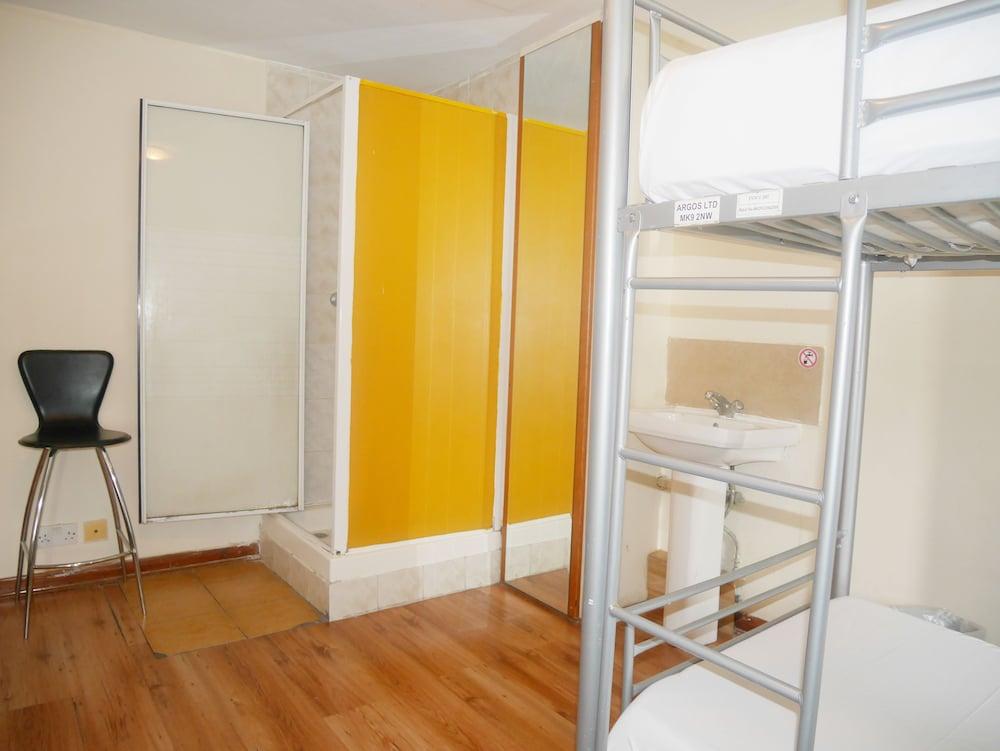 Kensal Green Backpackers