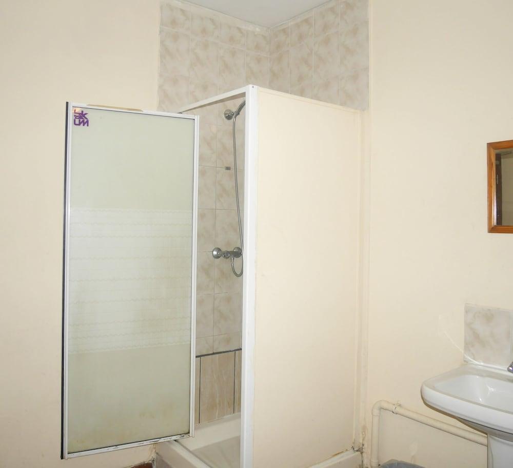 Kensal Green Backpackers