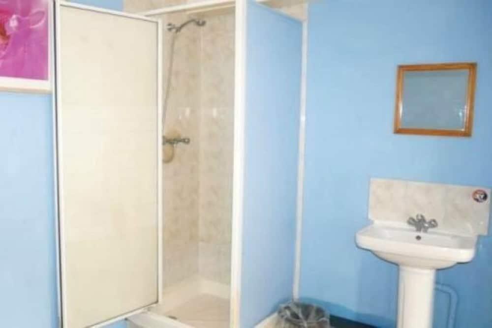 Kensal Green Backpackers