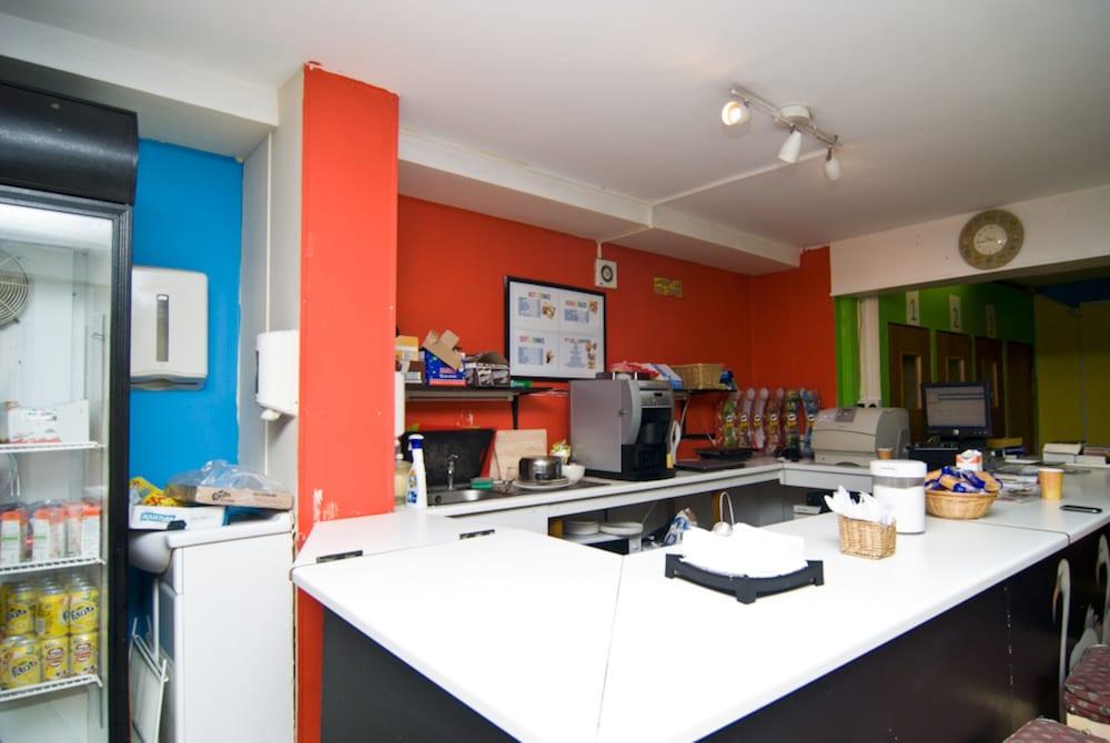 Kensal Green Backpackers