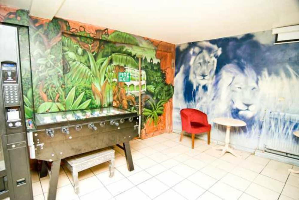 Kensal Green Backpackers