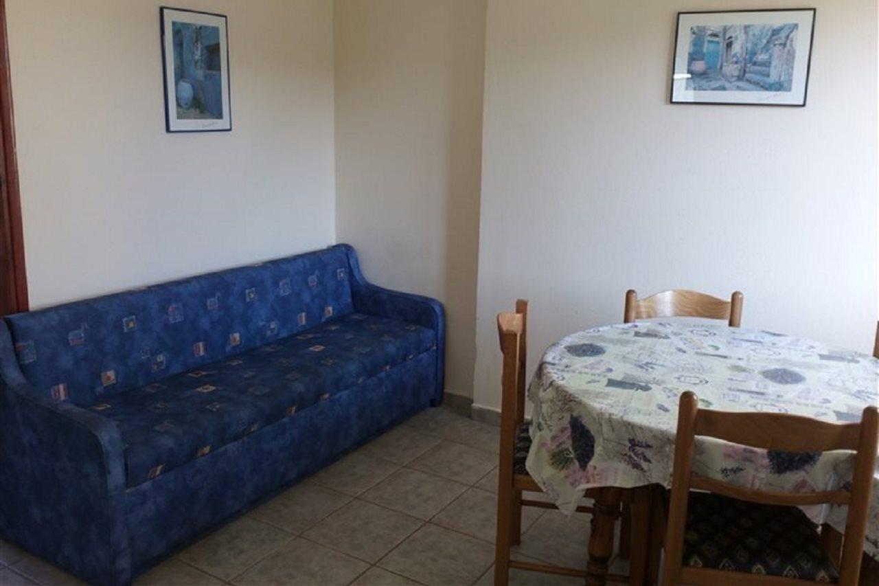 Amadeus Hawaii Studios & Apartments 