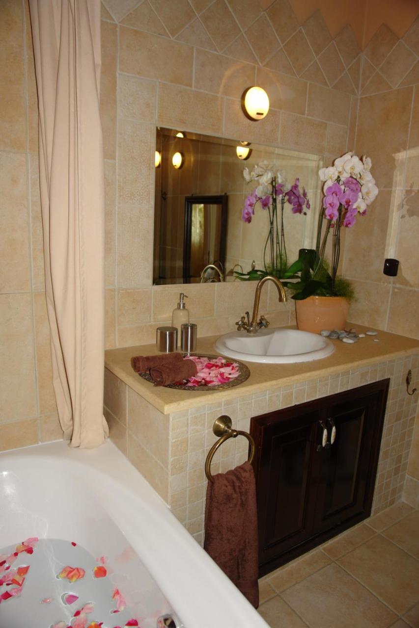 Riza Stone Cottage 