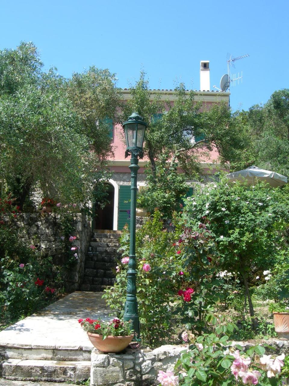 Riza Stone Cottage 