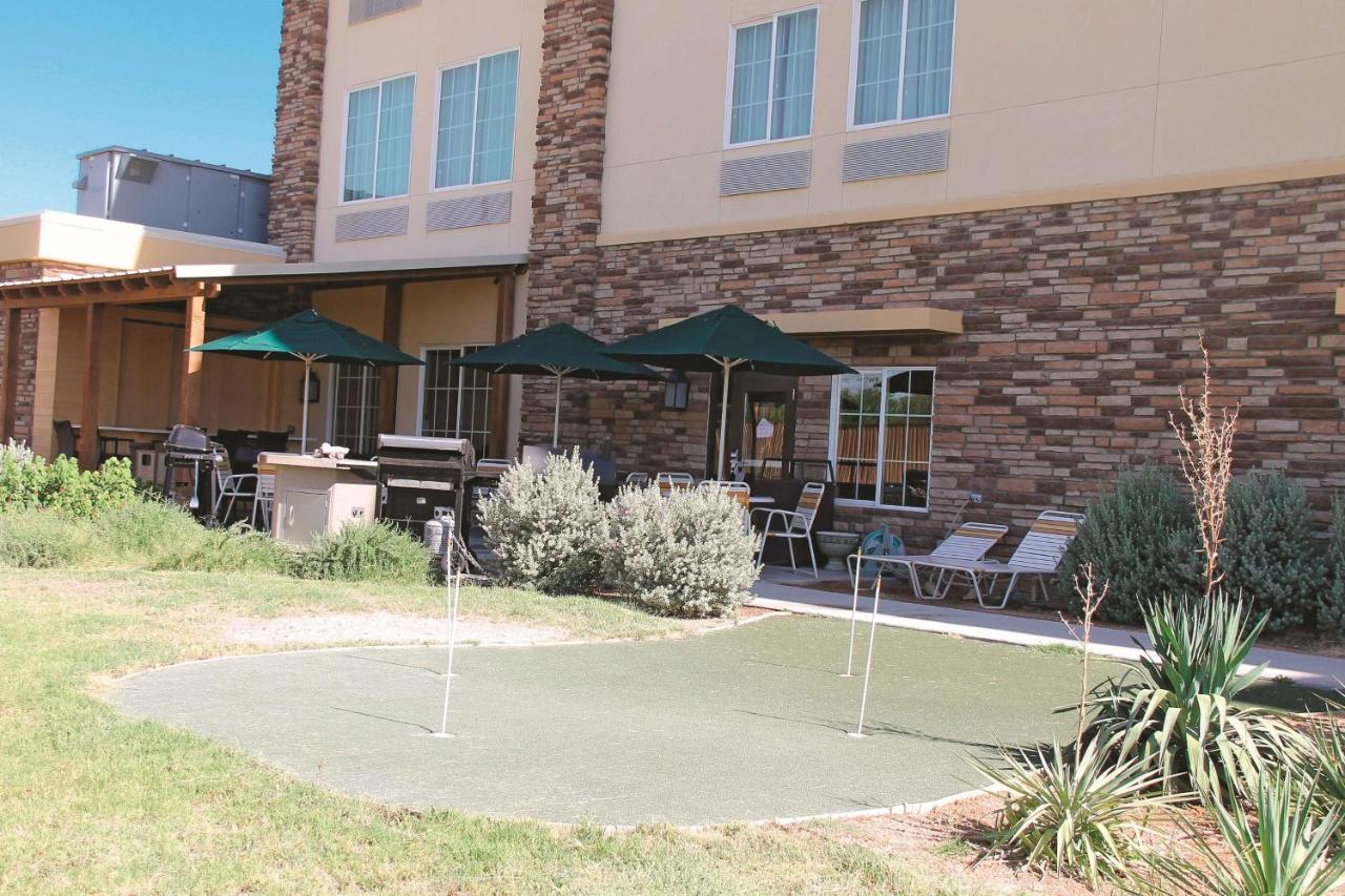 La Quinta Inn & Suites by Wyndham Pecos em West-texas