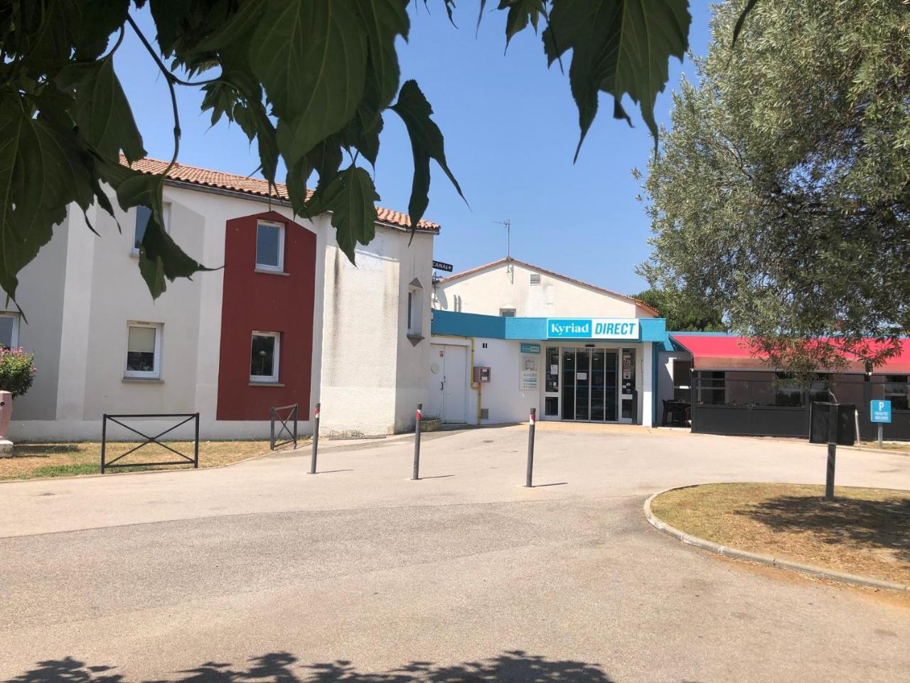 Hotel Kyriad Direct Perpignan Aeroport à Rivesaltes