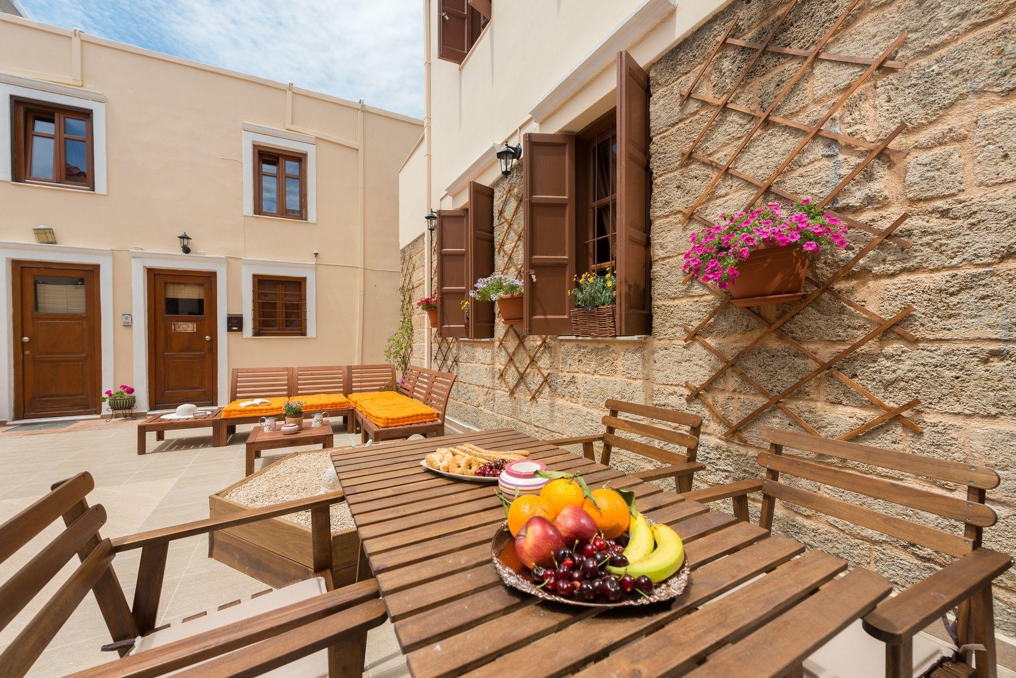 3 Charites Old Town 3 * - pic #29