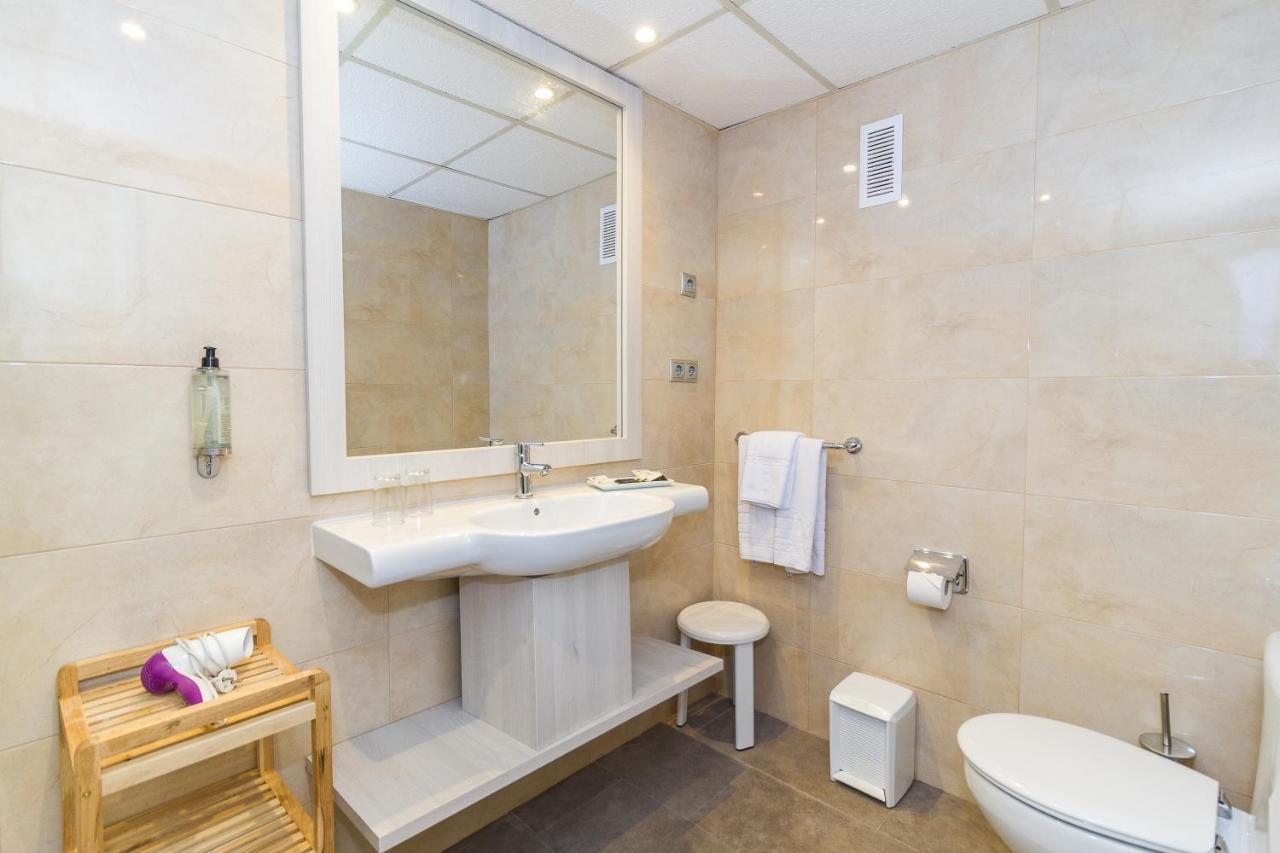 Eix Lagotel Hotel & Apartments