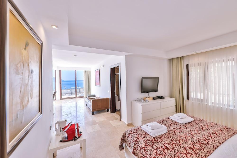 Gardenia Boutique (Adults only) in Kas-city
