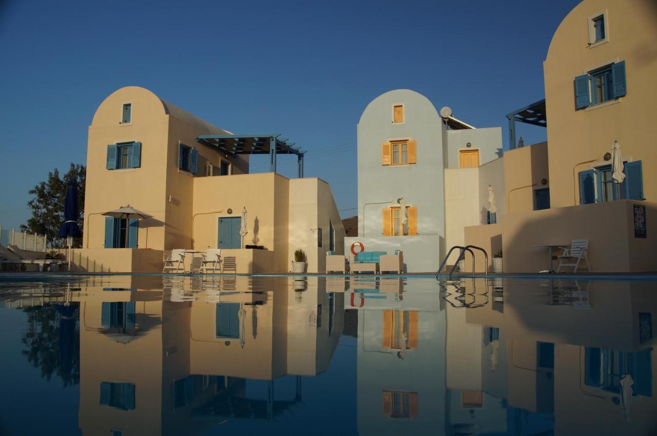 Maria\'s Place 3 * Maria\'s Place 3 *