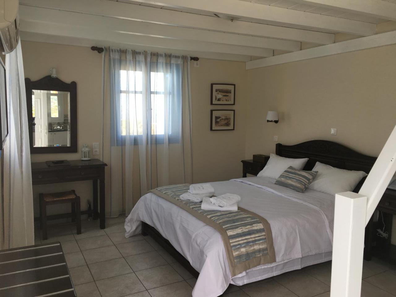 Maria\'s Place 3 * Maria\'s Place 3 *