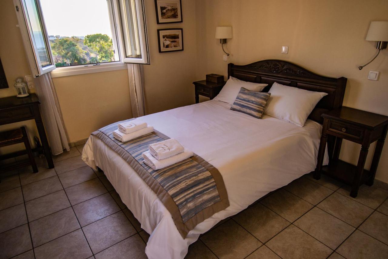 Maria\'s Place 3 * Maria\'s Place 3 *