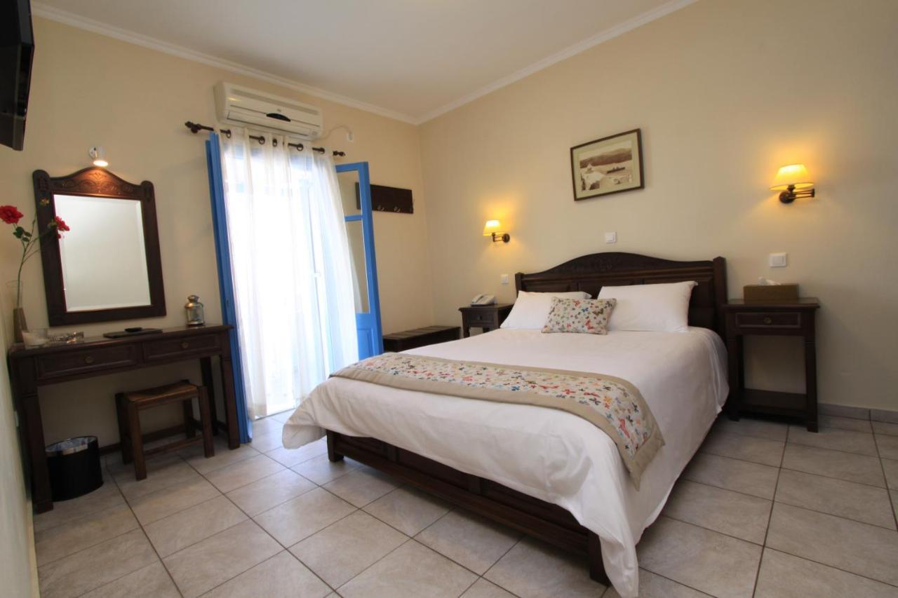 Maria\'s Place 3 * Maria\'s Place 3 *