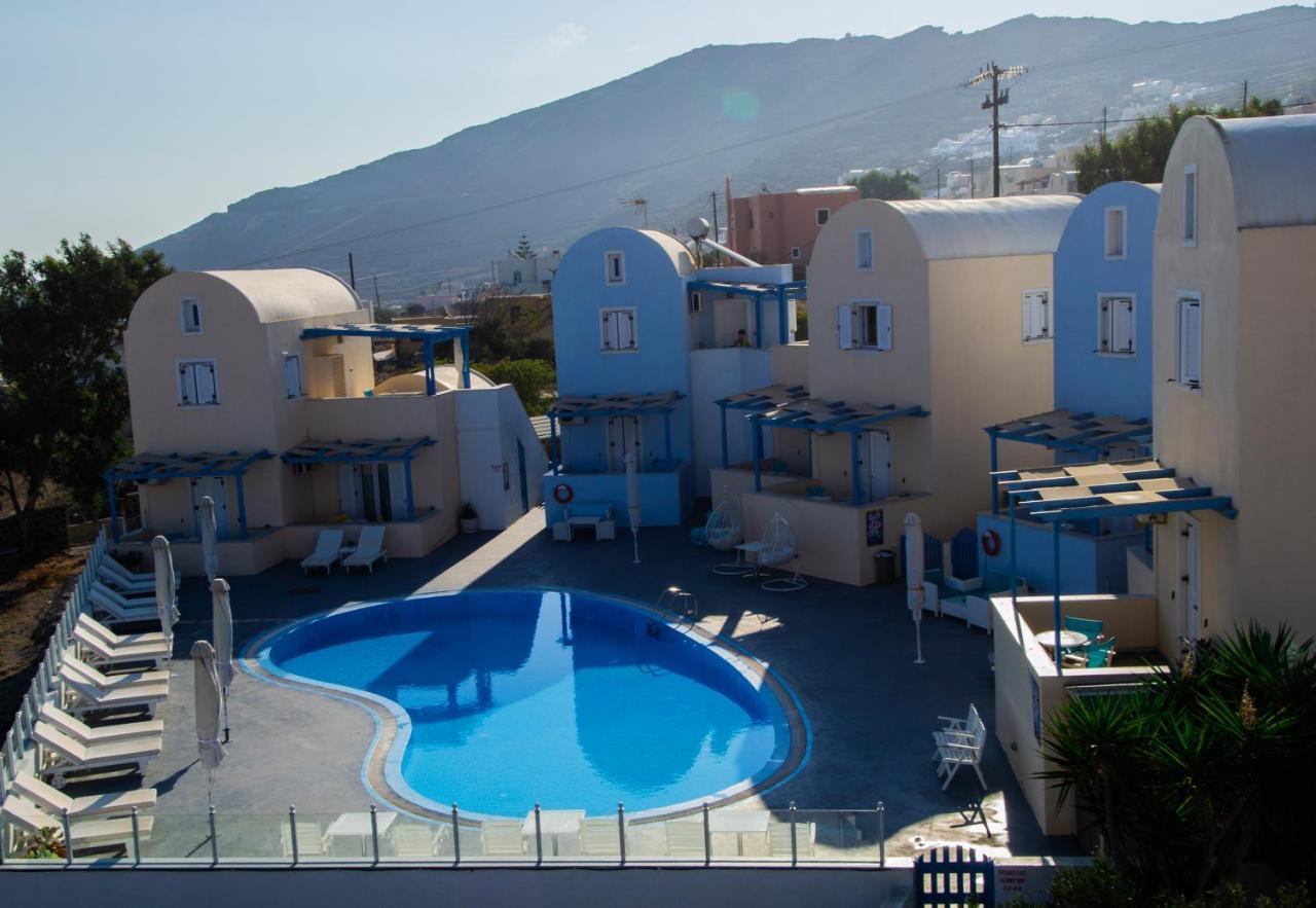 Maria\'s Place 3 * Maria\'s Place 3 *