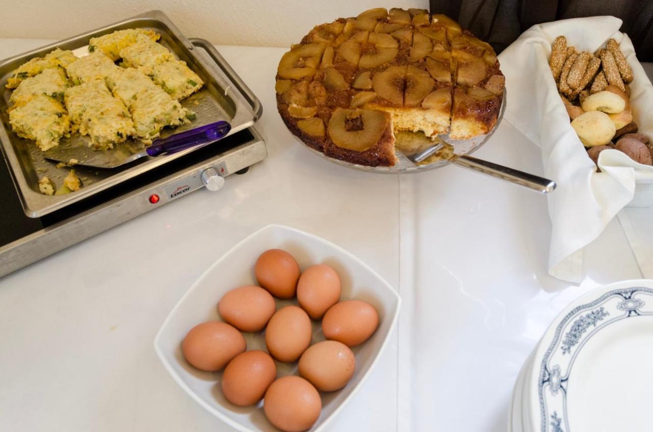 Maria\'s Place 3 * Maria\'s Place 3 *