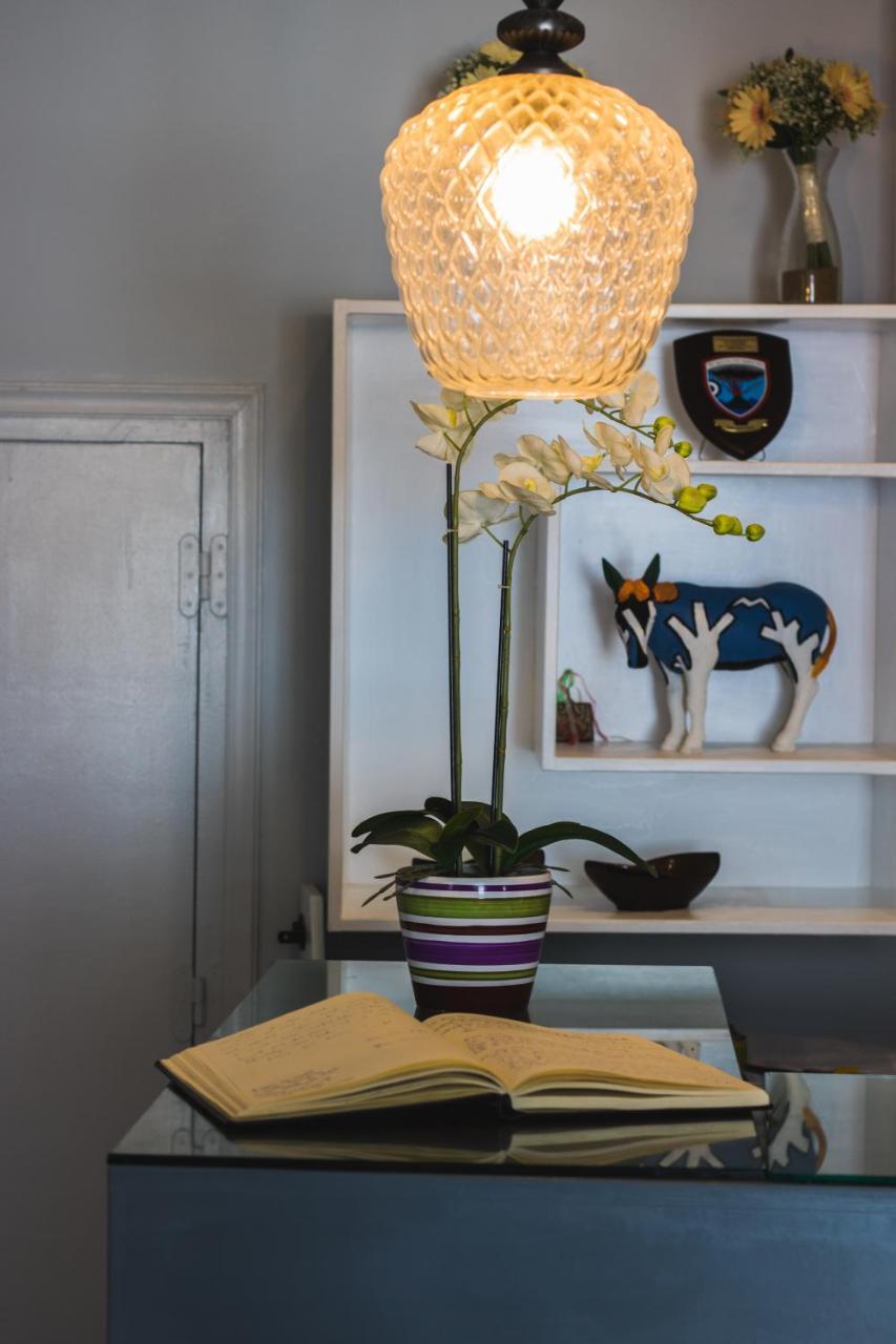 Maria\'s Place 3 * Maria\'s Place 3 *