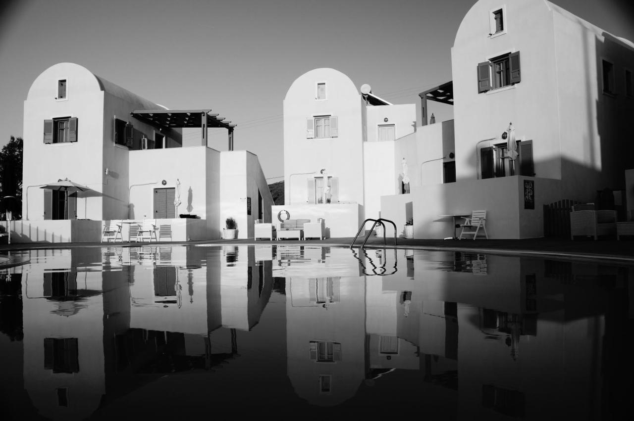 Maria\'s Place 3 * Maria\'s Place 3 *