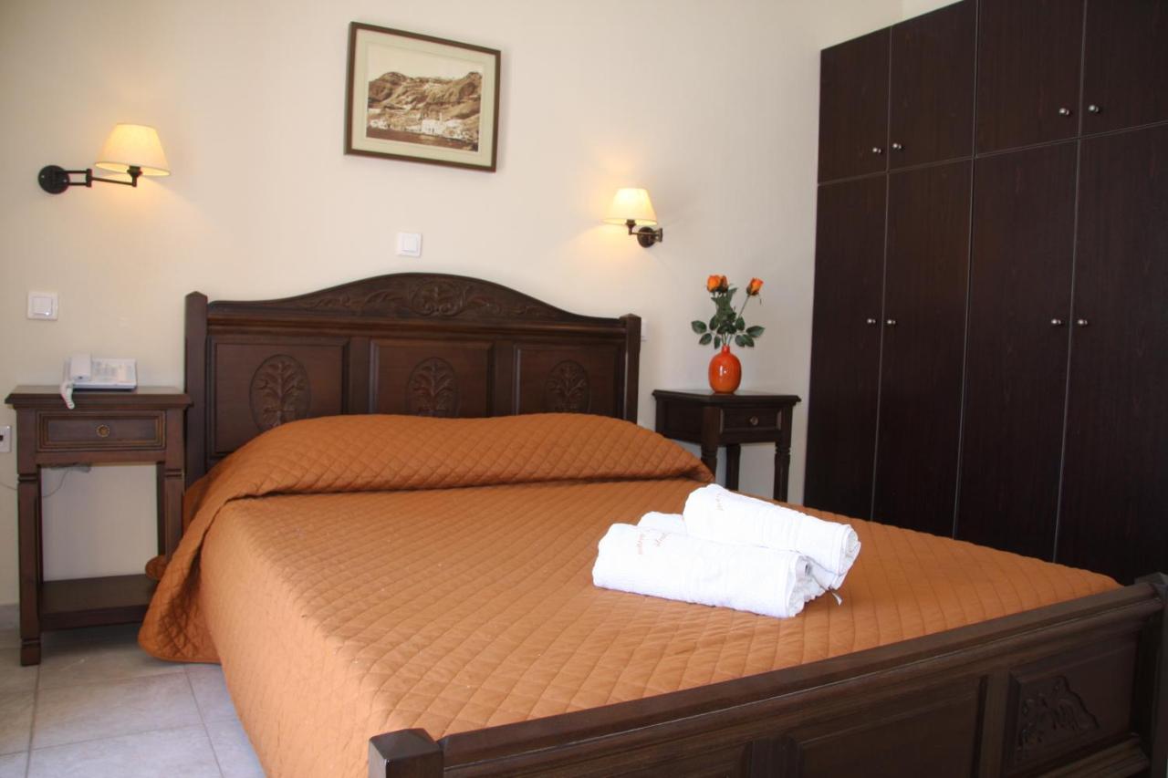 Maria\'s Place 3 * Maria\'s Place 3 *