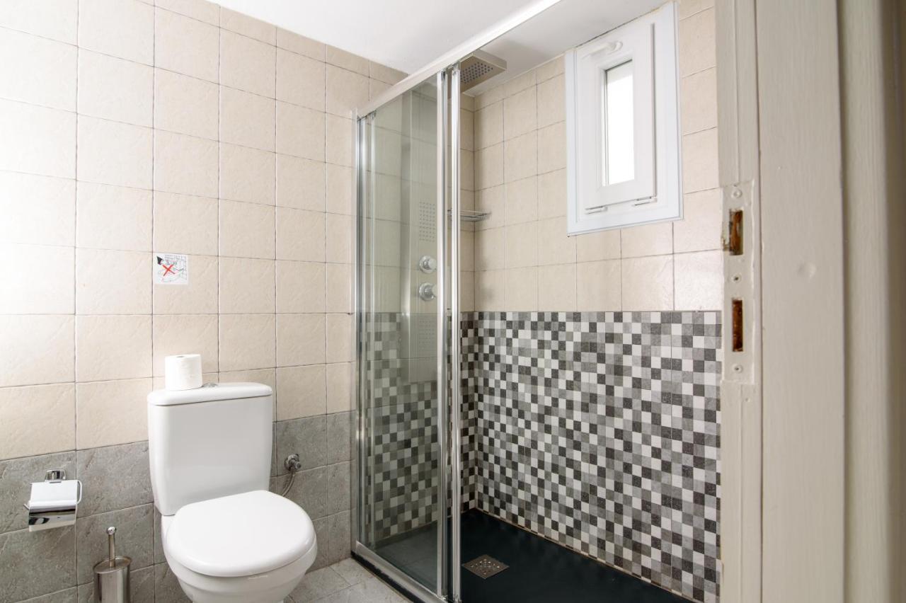 Maria\'s Place 3 * Maria\'s Place 3 *