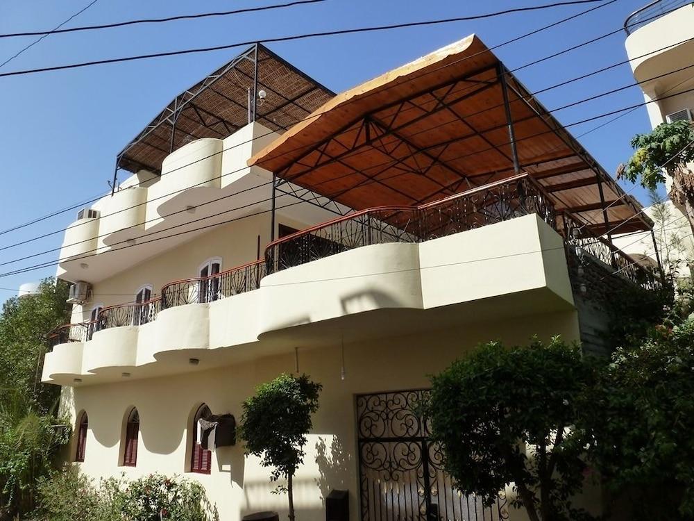 Eye House