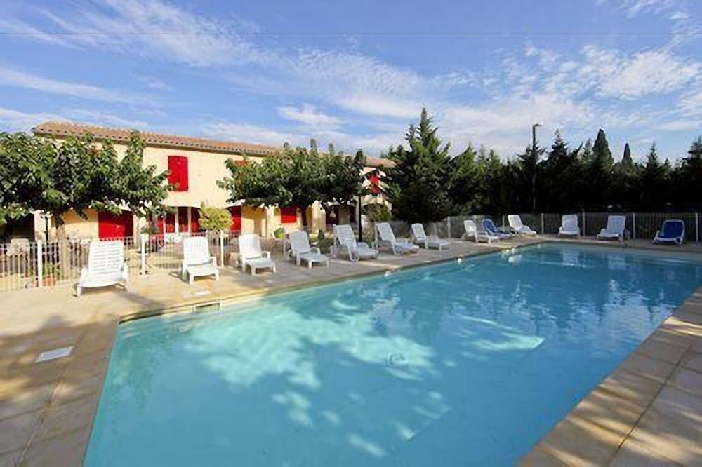Hotel Prato Plage em Pernes-les-fontaines