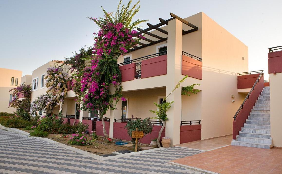Kambos Village 4 *
