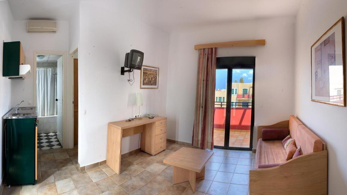Kambos Village 4 *