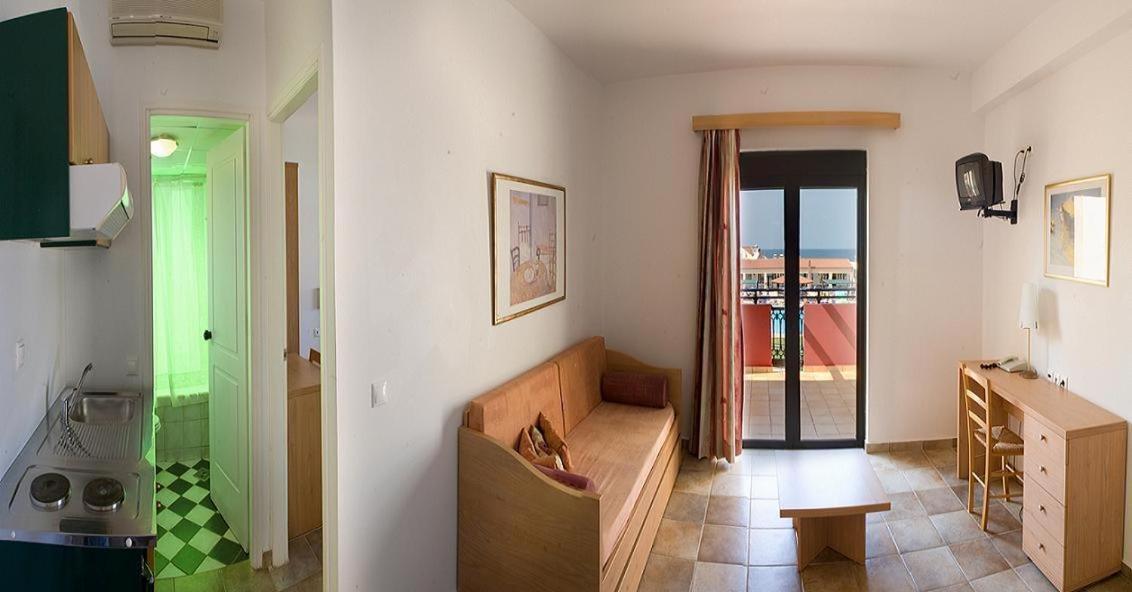 Kambos Village 4 *
