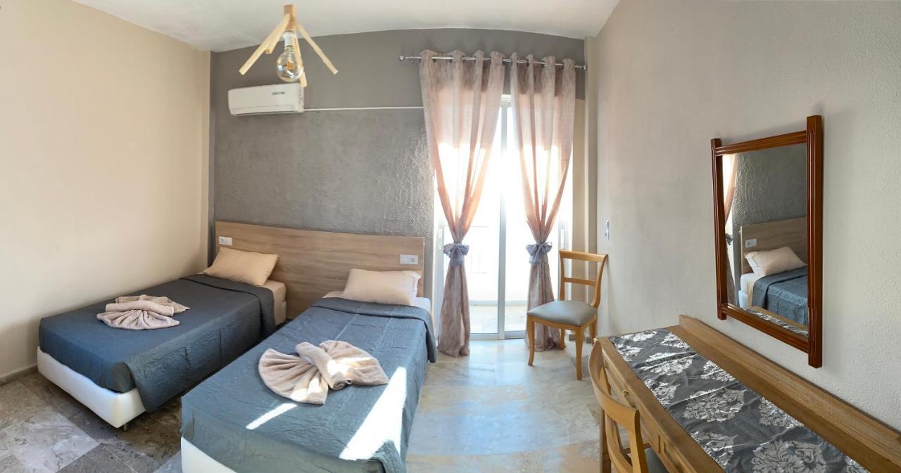 Greek Islands Studios 2 *