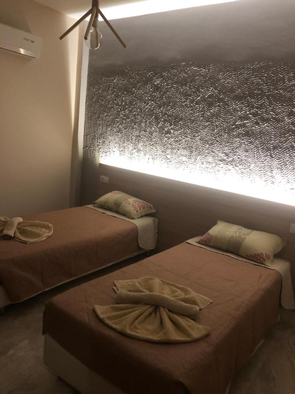 Greek Islands Studios 2 *