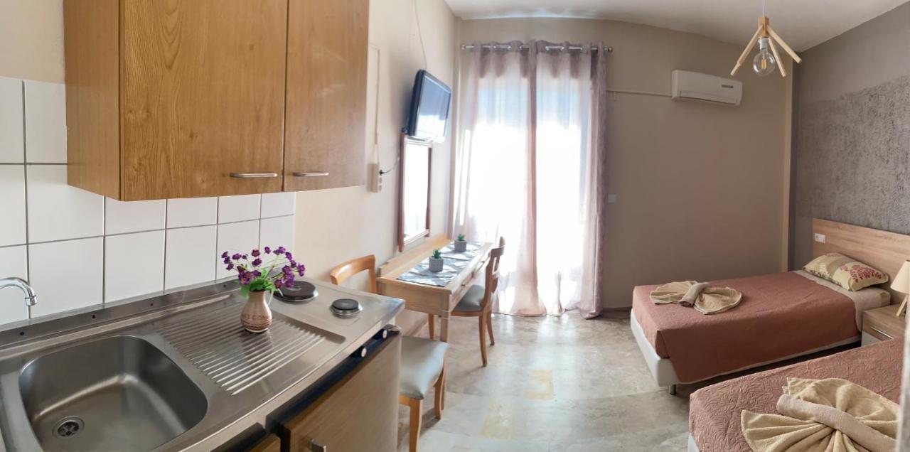 Greek Islands Studios 2 *