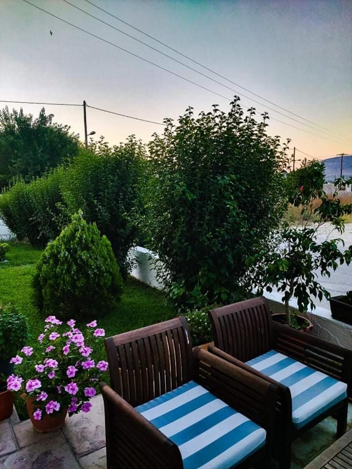 Greek Islands Studios 2 *