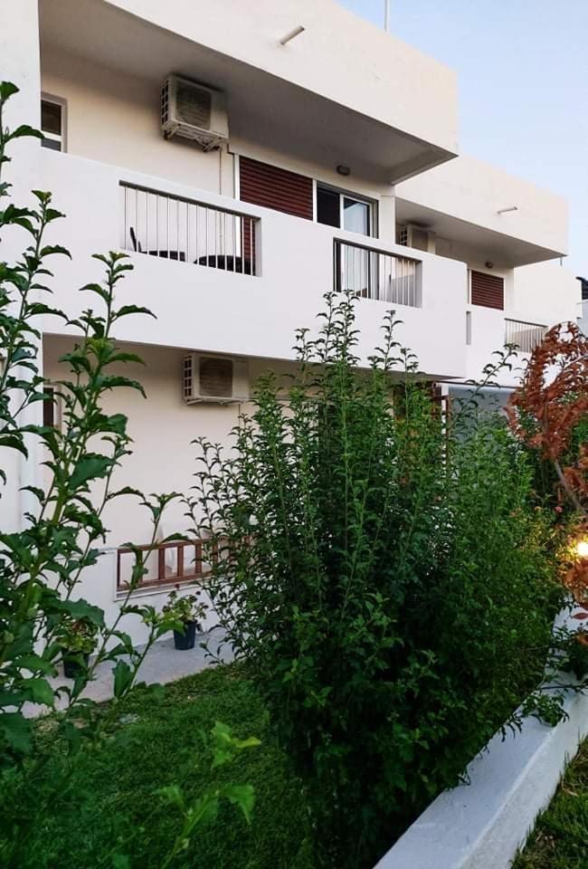Greek Islands Studios 2 *