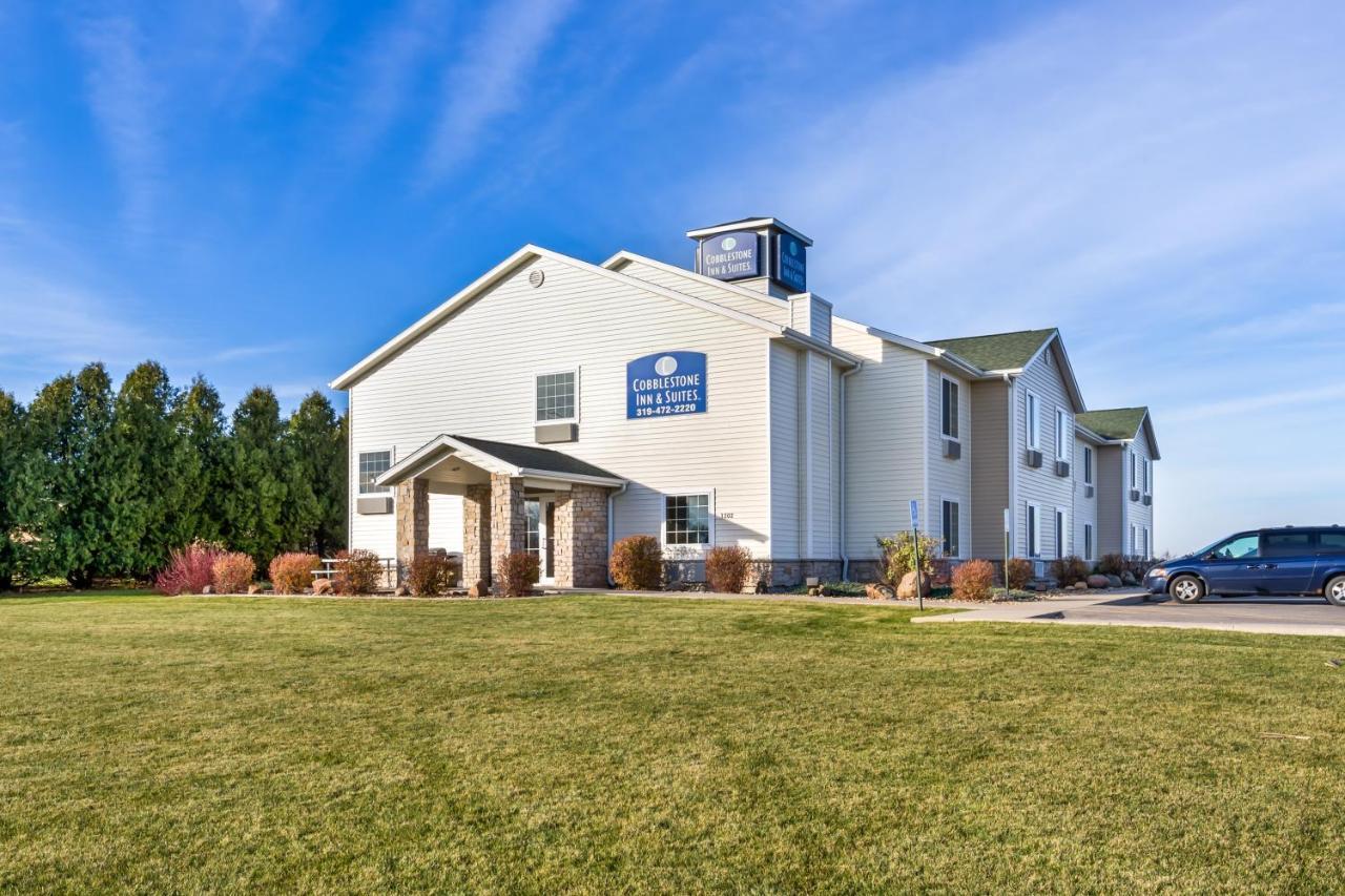Cobblestone Inn & Suites em Vinton