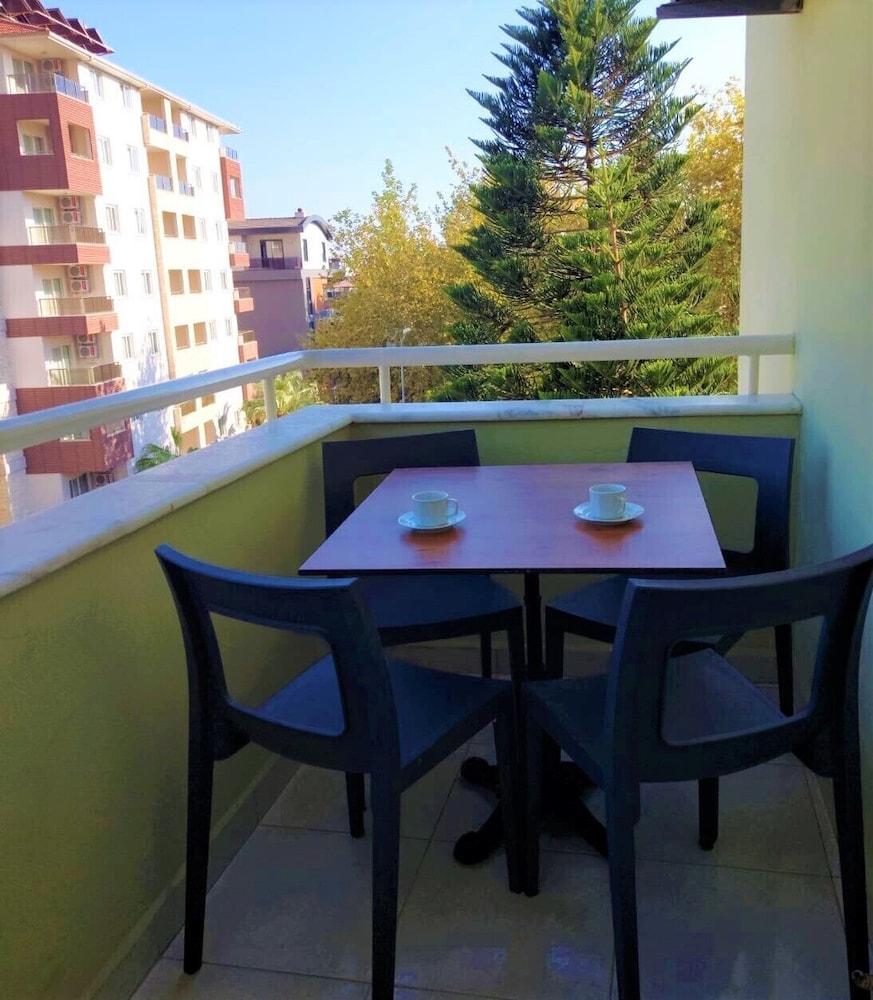 Almera Park Apart Hotel