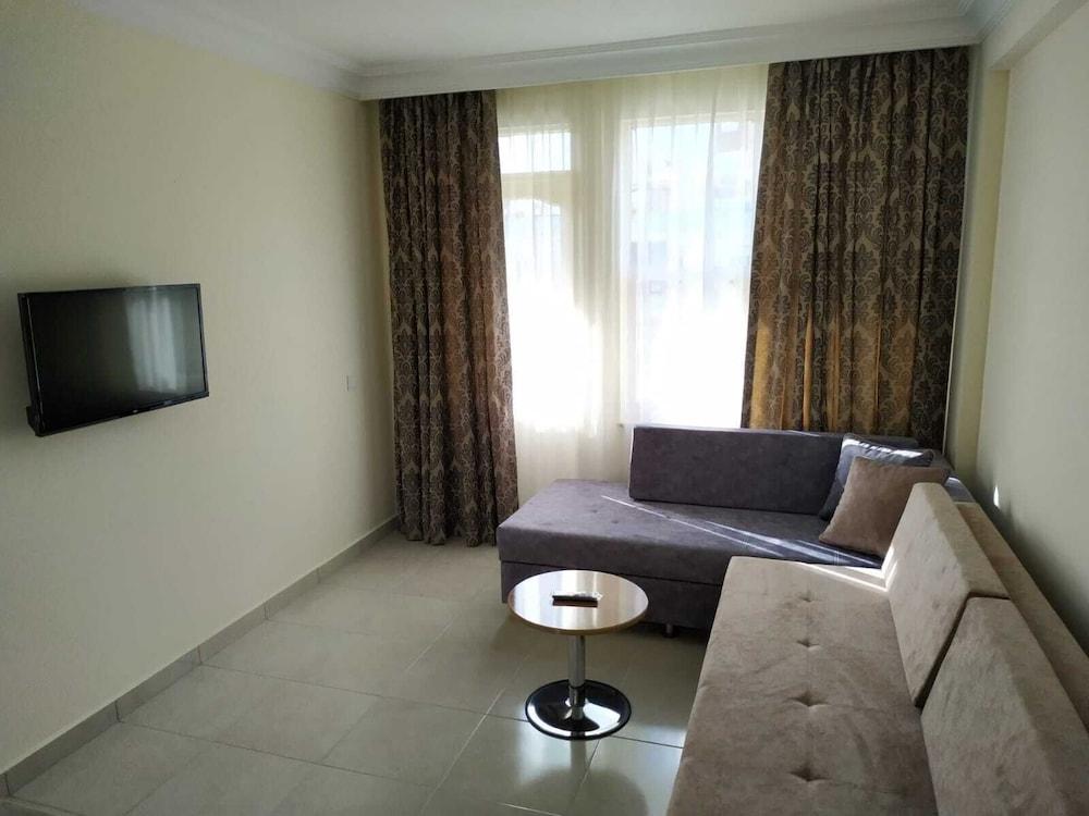 Almera Park Apart Hotel