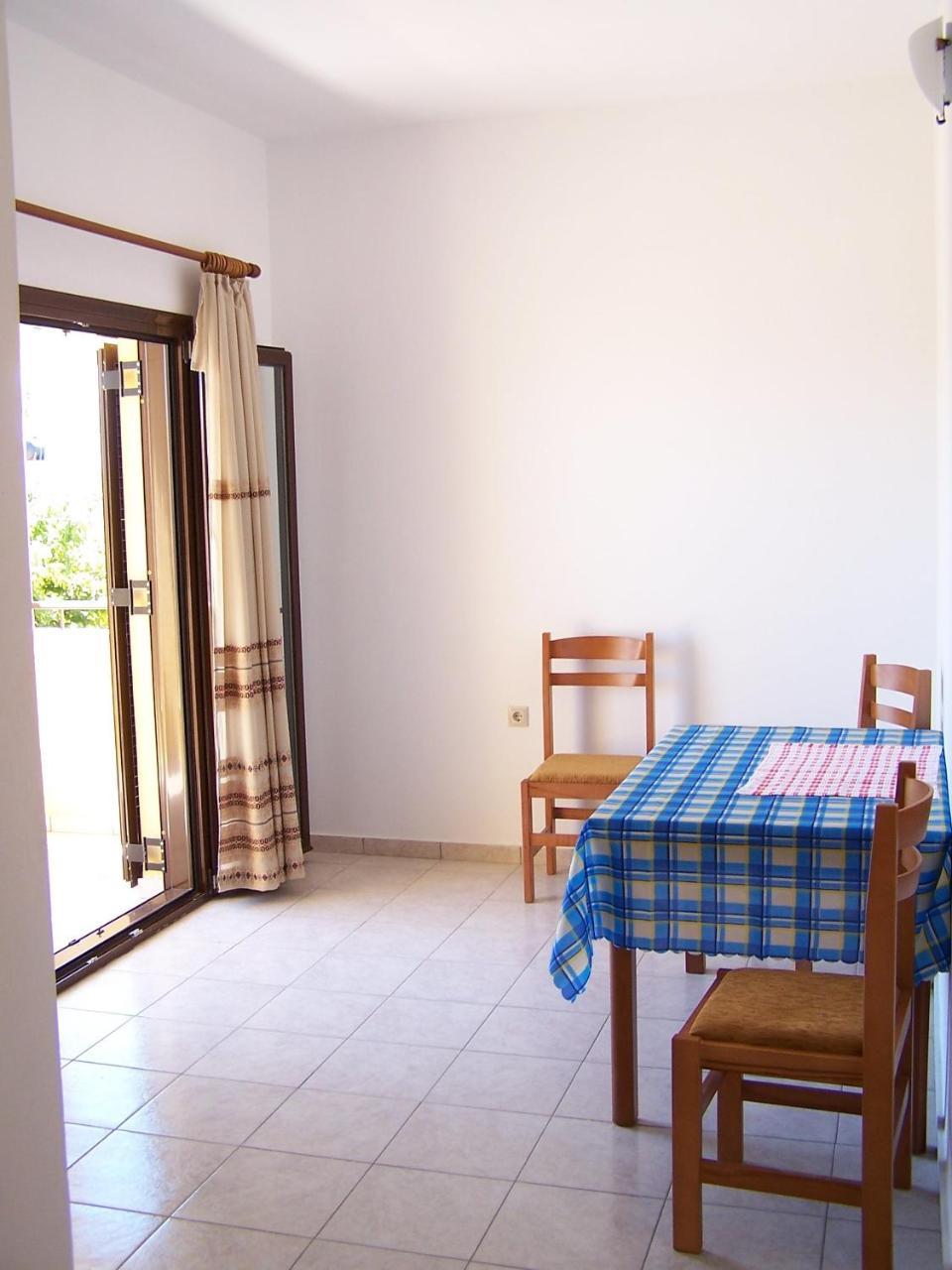 Aptera Hotel 2 *
