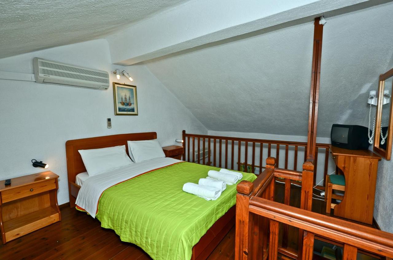 Pegasus Studios & Apartments 3 *