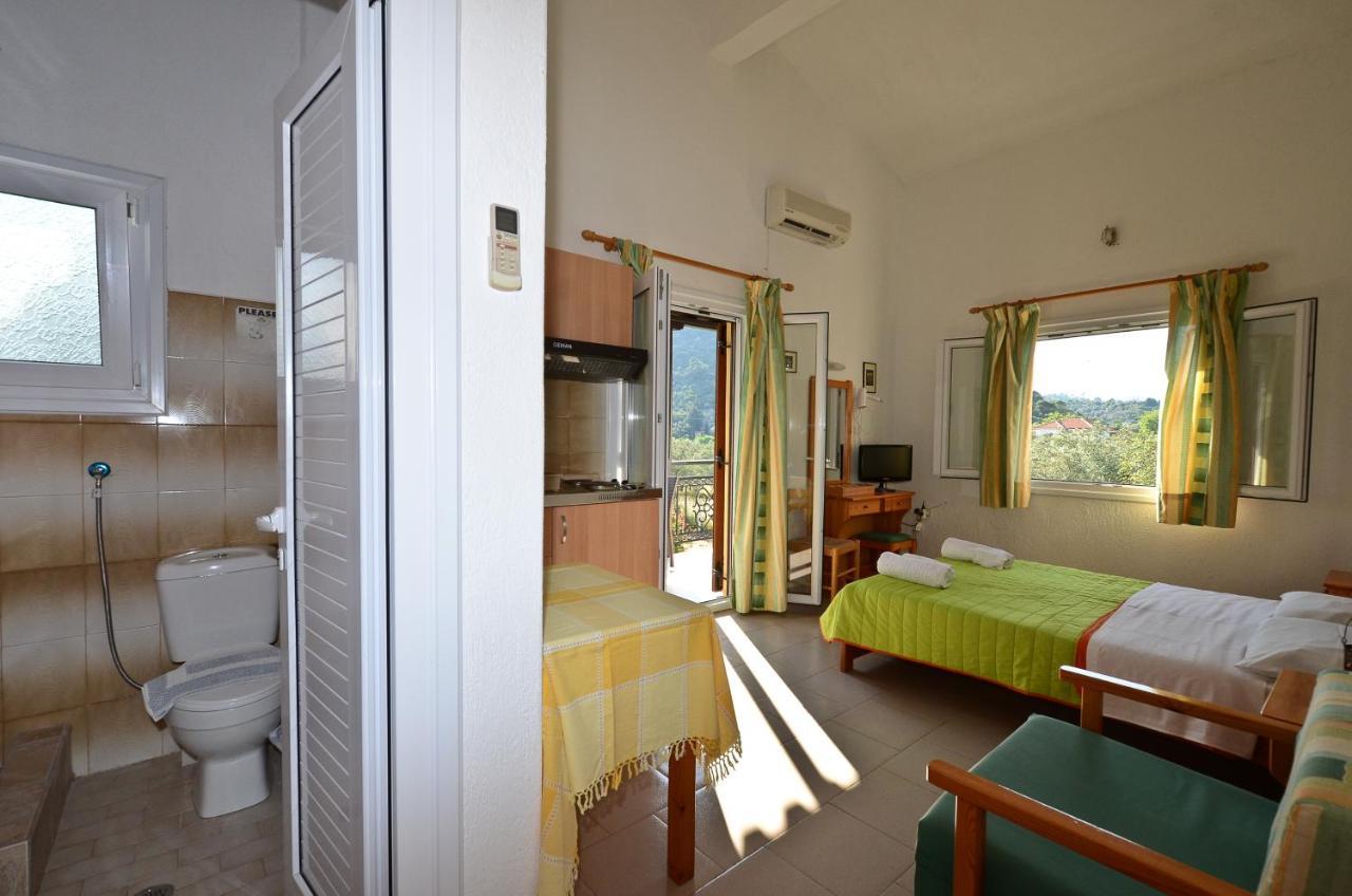 Pegasus Studios & Apartments 3 *